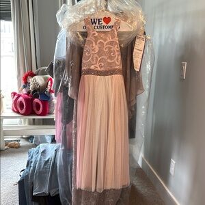 Elegant Pink and Gray Gown / girls size 8. Dry cleaned 🧼
